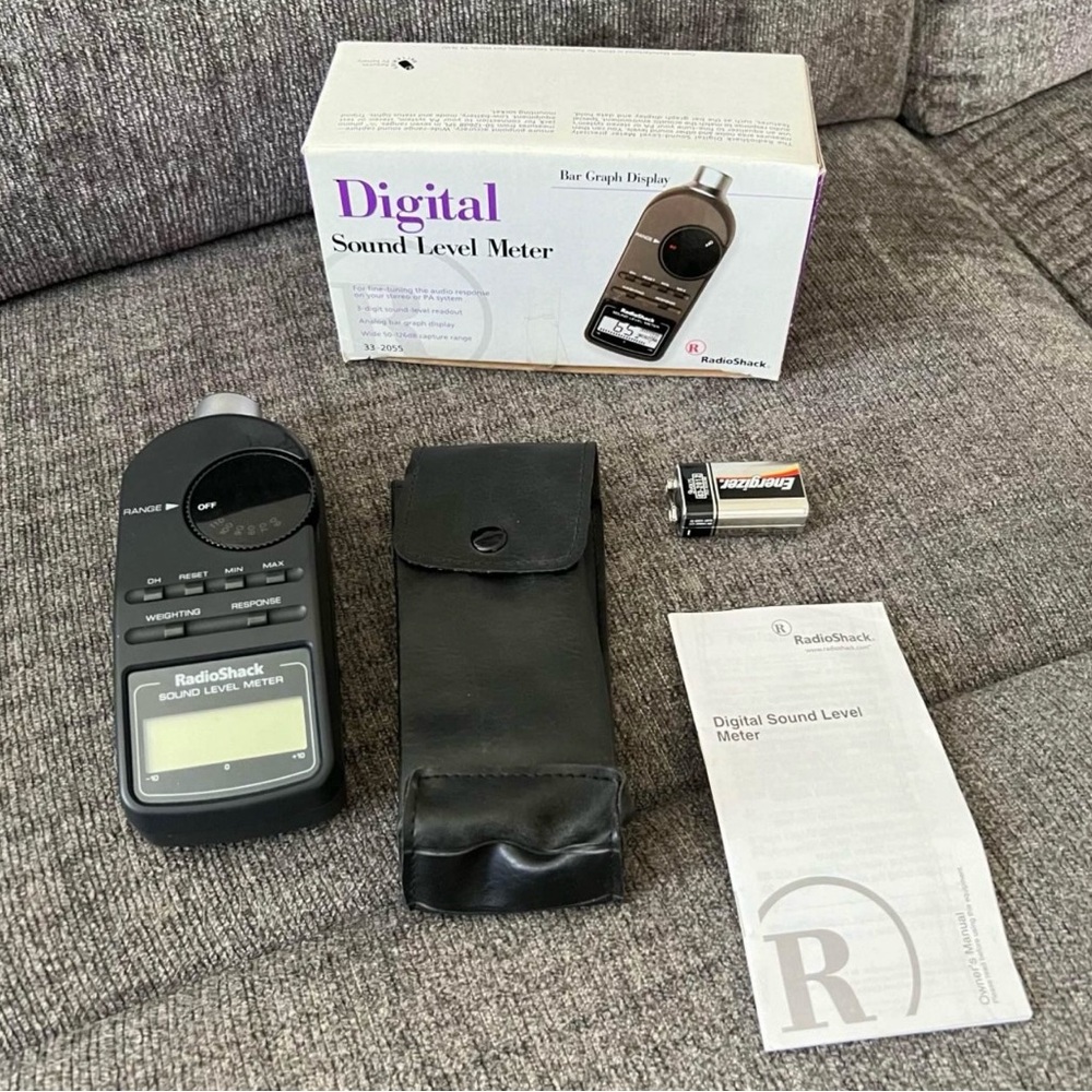 New! Radio Shack Digital Sound Level Meter 33-2055 With Case & Manual (open box)